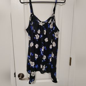 Torrid tank size 0X black with white flowers